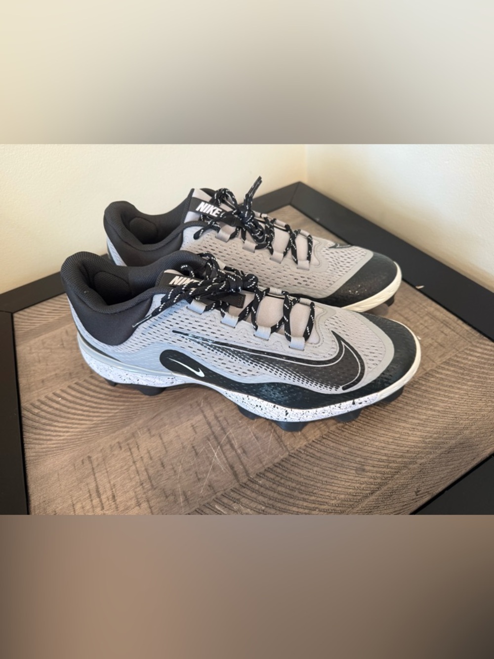 Nike Gray Black White Men's Baseball Cleats US Size 15 Athletic Footwear